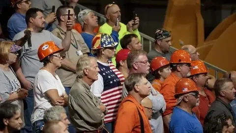 拜仁球星身价榜：穆西亚拉与凯恩1.1亿欧元领跑，格纳布里价值降幅最明显。